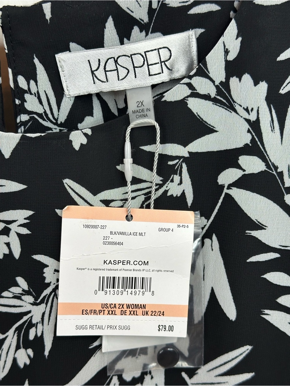 Kasper Black and White Botanical Print Blouse, Ruffle sleeves, size 2X, NWT - Picture 2 of 6